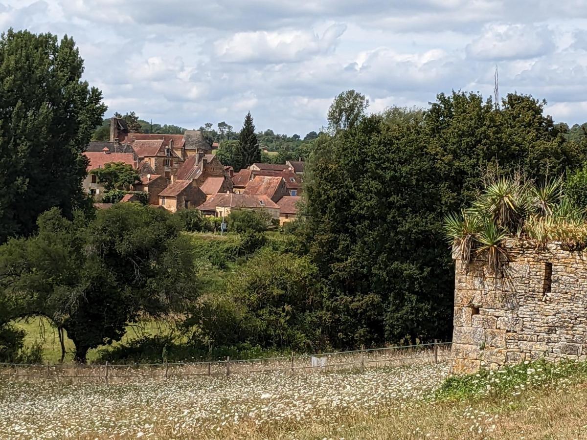 La Grange Symphorine, Chambre D'Hotes De Charme Situee Entre La Vallee De La Dordogne Et La Vallee De La Vezere Meyrals Esterno foto